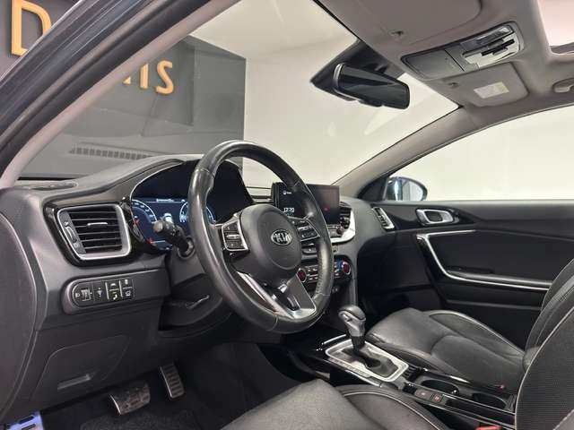 Kia XCeed — photo 14