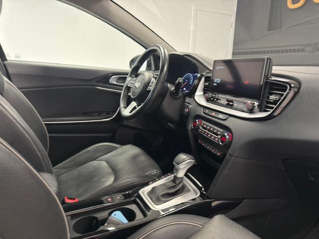 Kia XCeed — photo 13