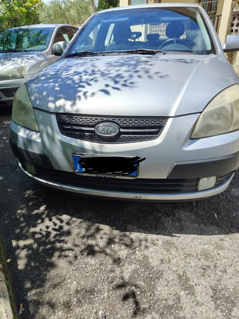 Kia Rio Rio II 2005 5p 1.5 16v LX Easy Argintiu - 2