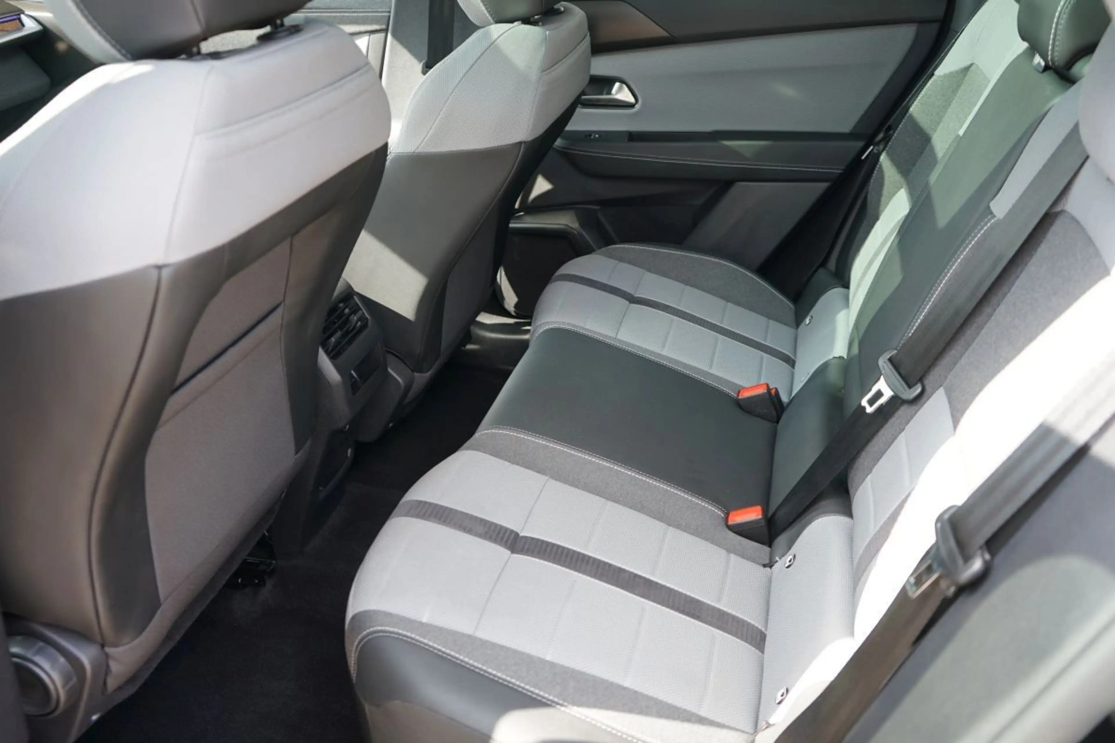 Opel Grandland X Grandland GS+ Hybrid*Panorama*Head Up*Matrix LED — photo 10