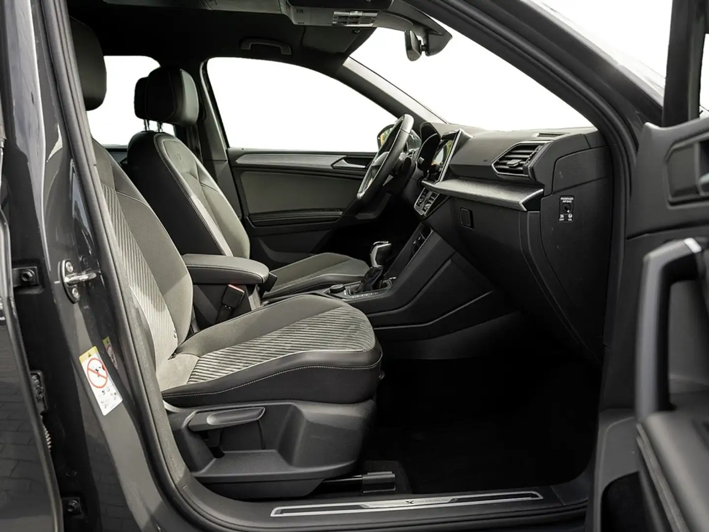 SEAT Tarraco 2.0 TSI 4Drive AHK NAVI LED ACC SHZ Grau - 2