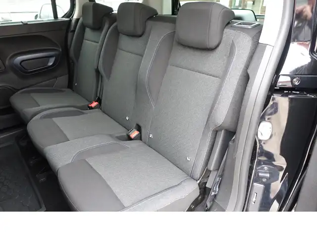 Peugeot Rifter view 10