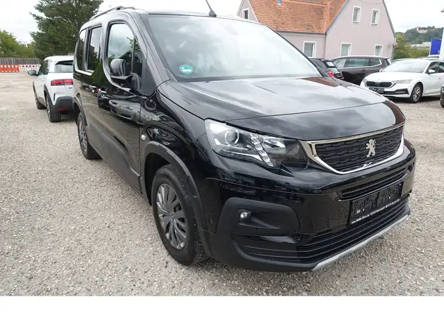 Peugeot Rifter view 2