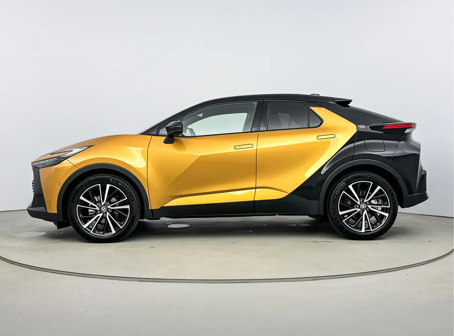 Toyota C-HR 2.0 Plug-in Hybrid 220 Première Edition | Apple Ca Geel - 2