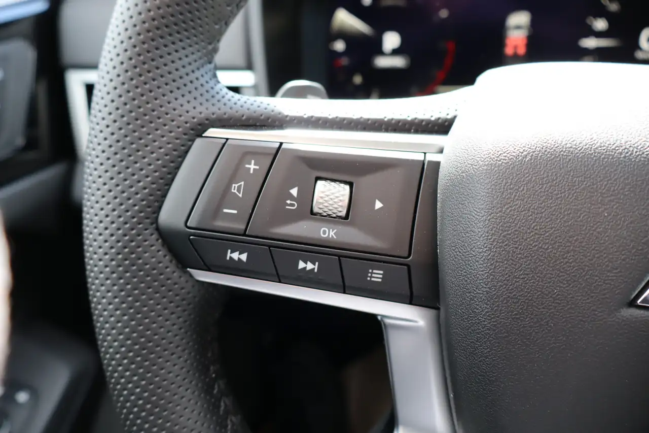 Mitsubishi Outlander снимка Mitsubishi Outlander