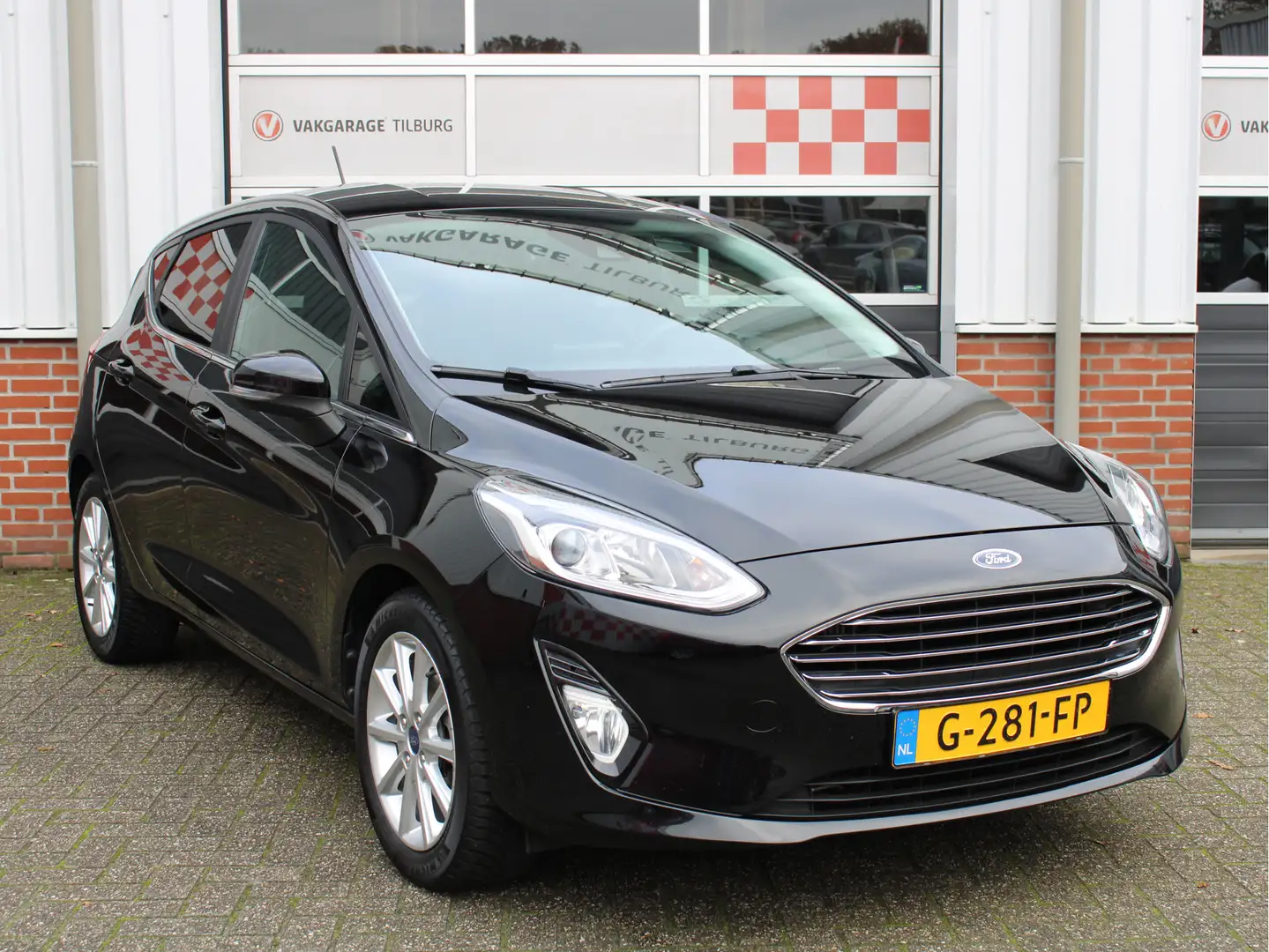 Ford Fiesta 1.0 EcoBoost Titanium 1e Eig/Dealer onderh./Navi/A Zwart - 2