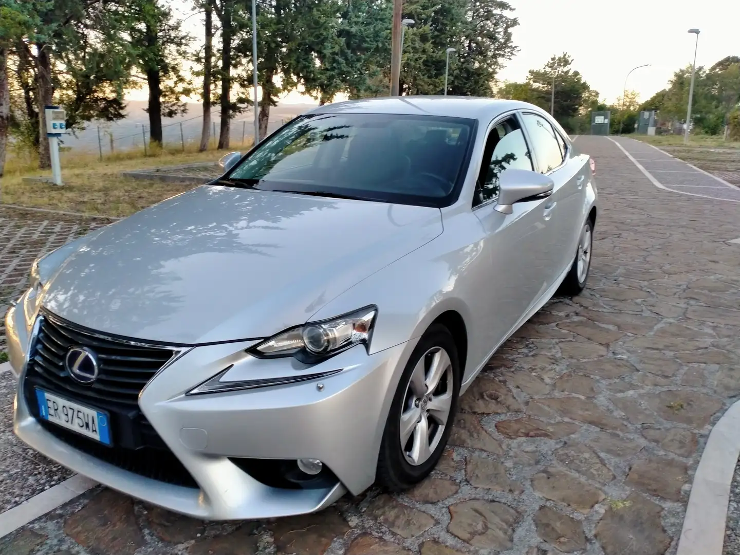Lexus IS 300 IS III 2013 300h 2.5 Executive cvt Silber - 2