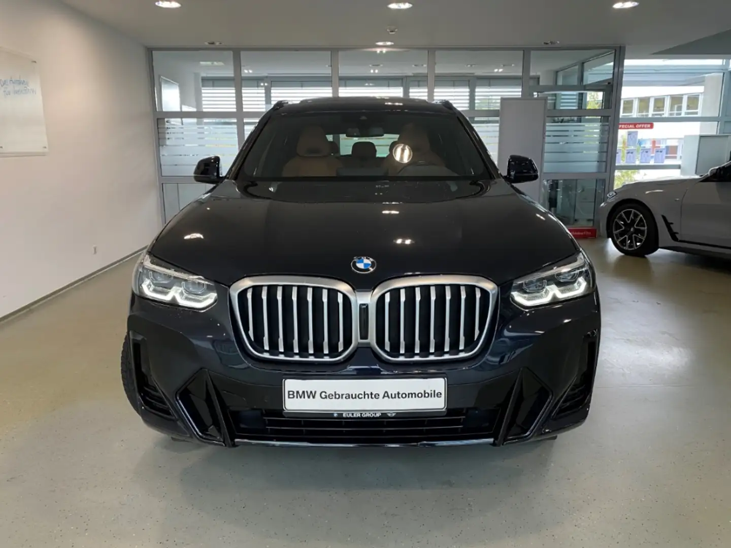 BMW X3 xDrive 20d M Sportpaket Pano Navi Leder LED HK Sou Schwarz - 2
