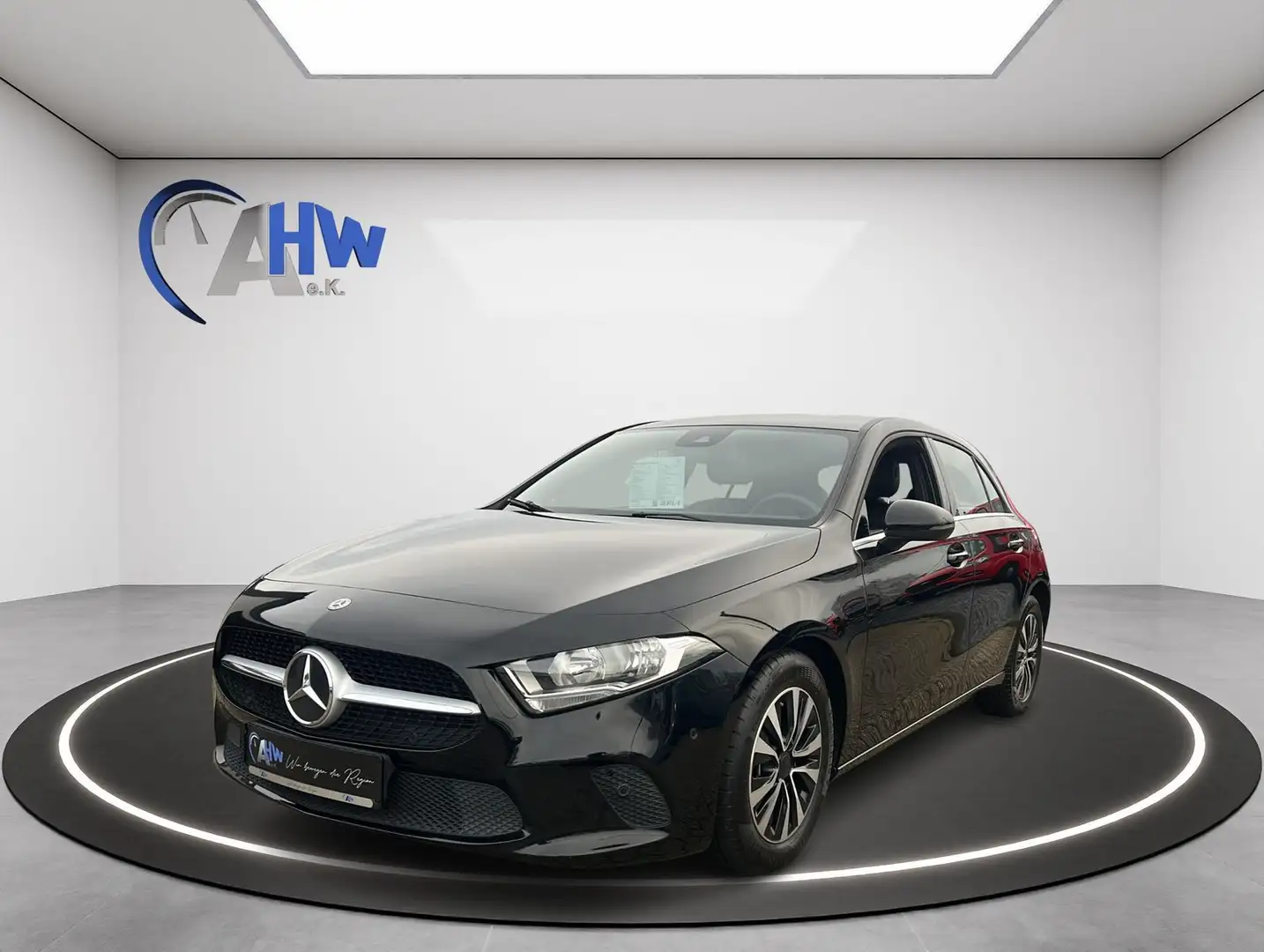 Mercedes-Benz A 200 d 8G-DCTStyle Schwarz - 1