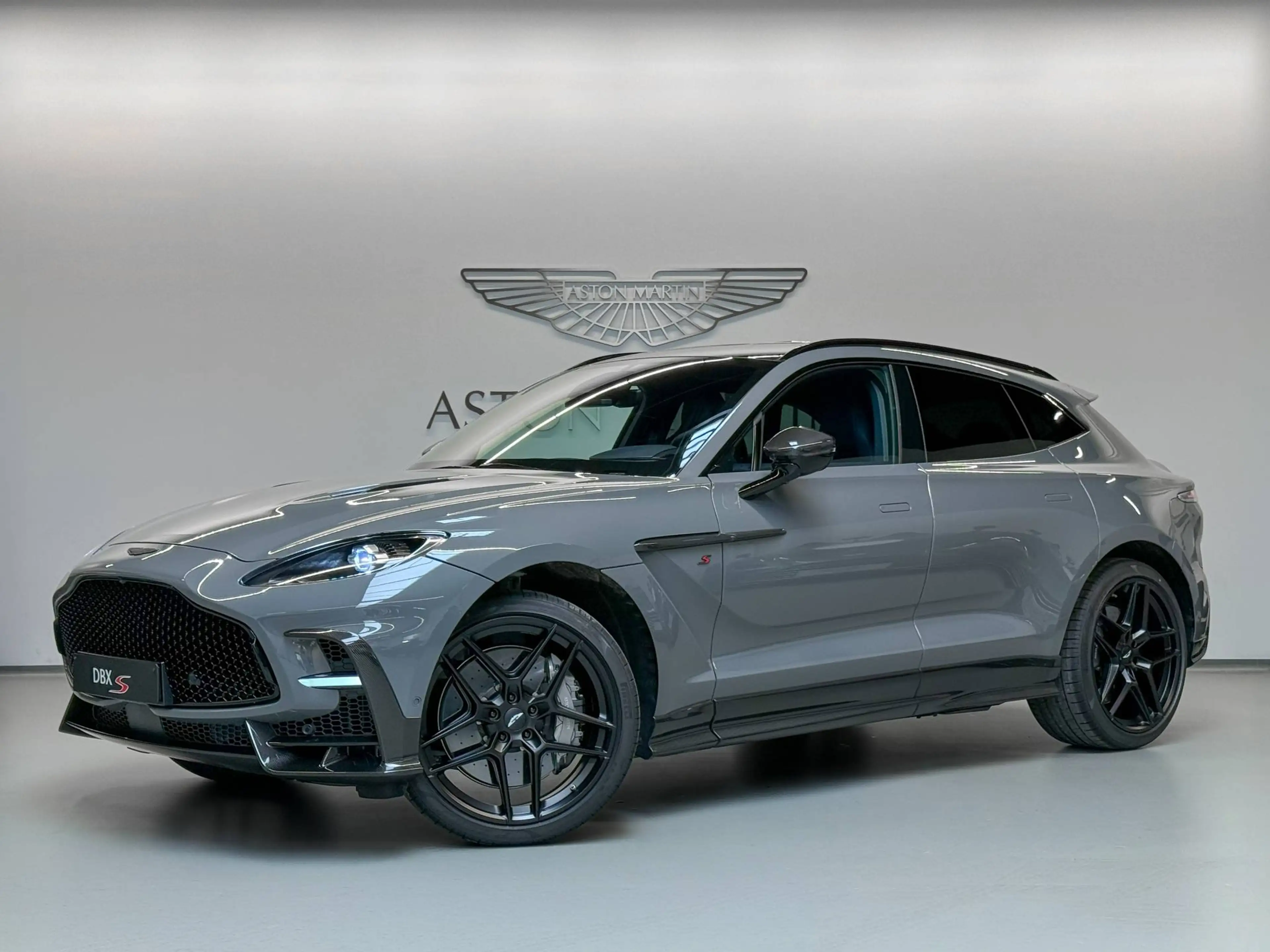 Aston Martin DBX S | NEW MODELYEAR 2026 — photo 2