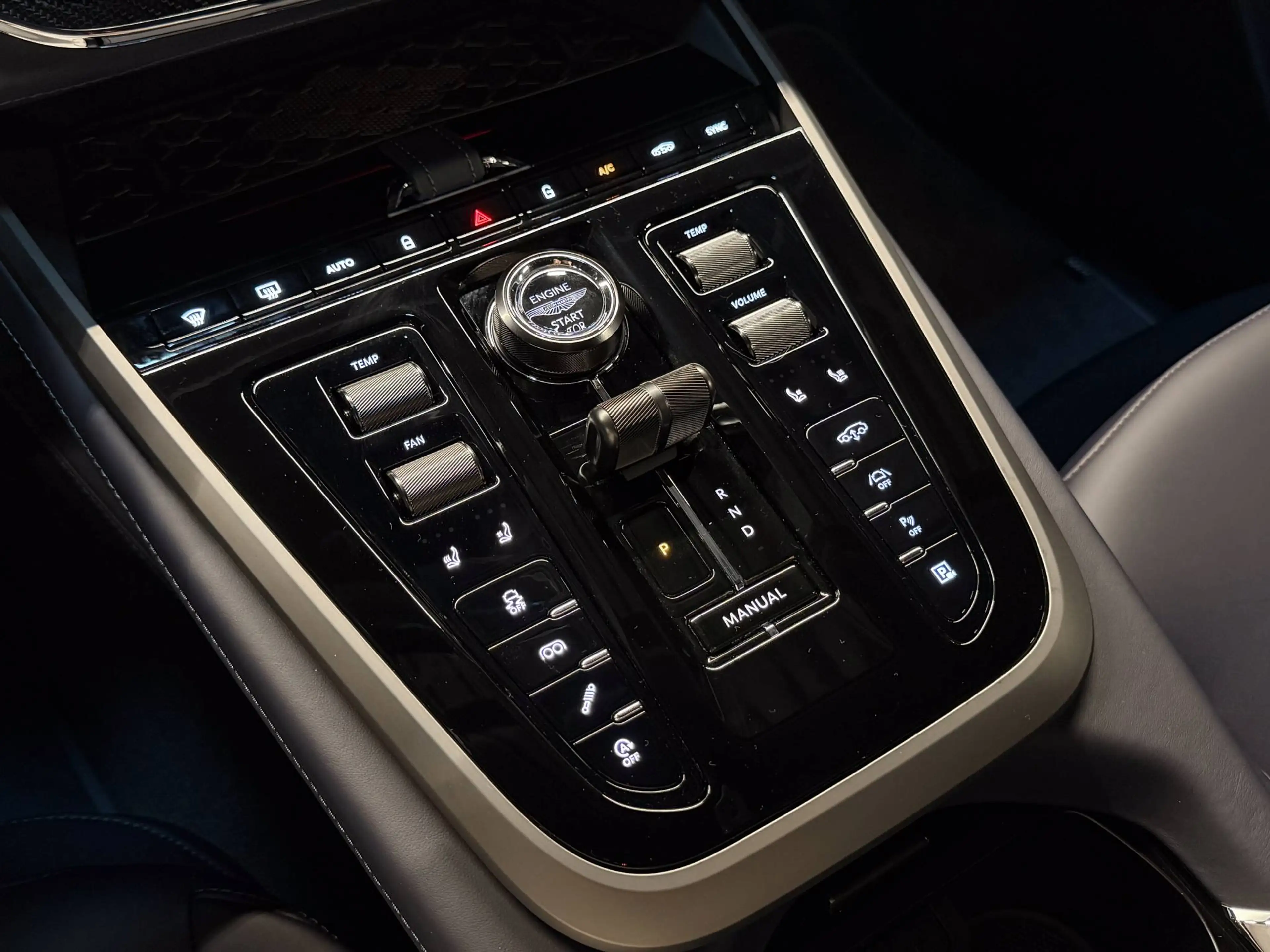 Aston Martin DBX S | NEW MODELYEAR 2026 — photo 15