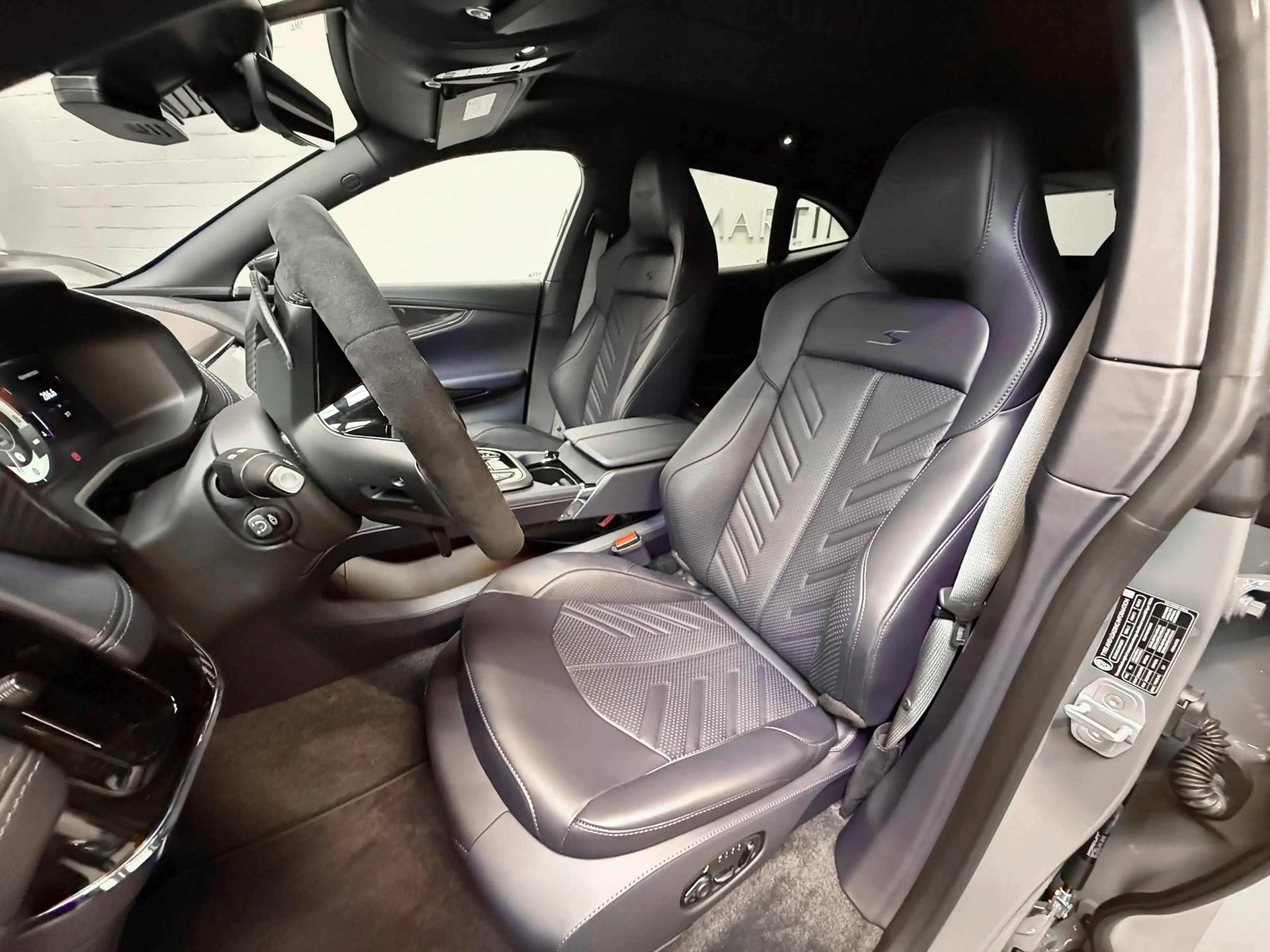 Aston Martin DBX S | NEW MODELYEAR 2026 — photo 9