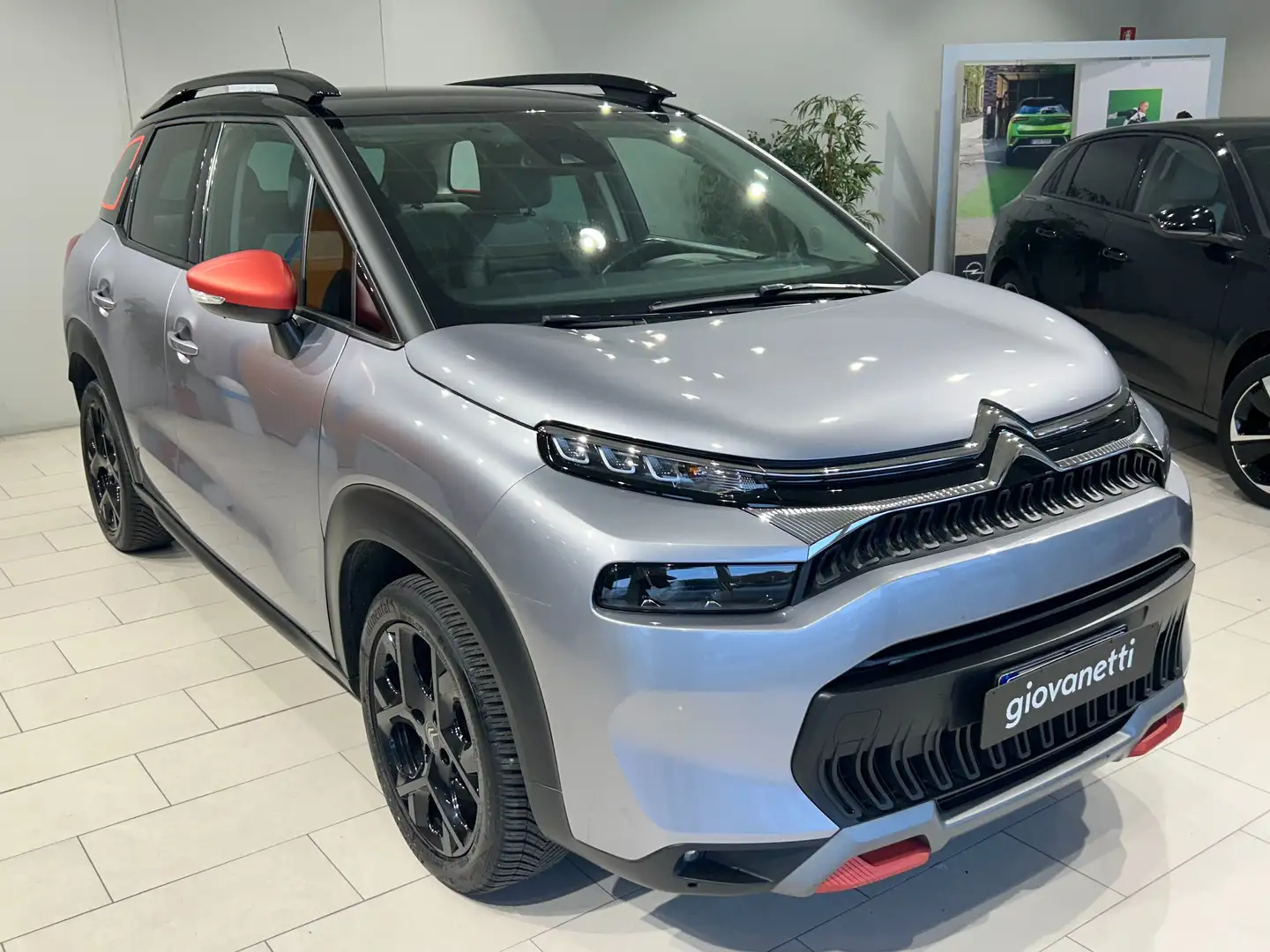Citroen C3 Aircross 1.2 PURETECH SHINE PACK **NAVI** Grijs - 2