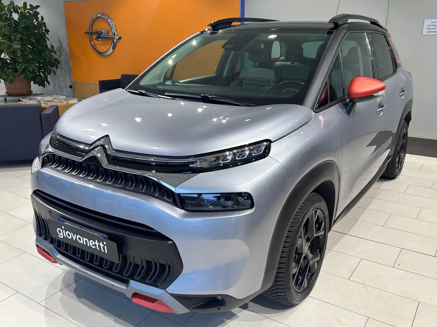 Citroen C3 Aircross 1.2 PURETECH SHINE PACK **NAVI** Grijs - 1