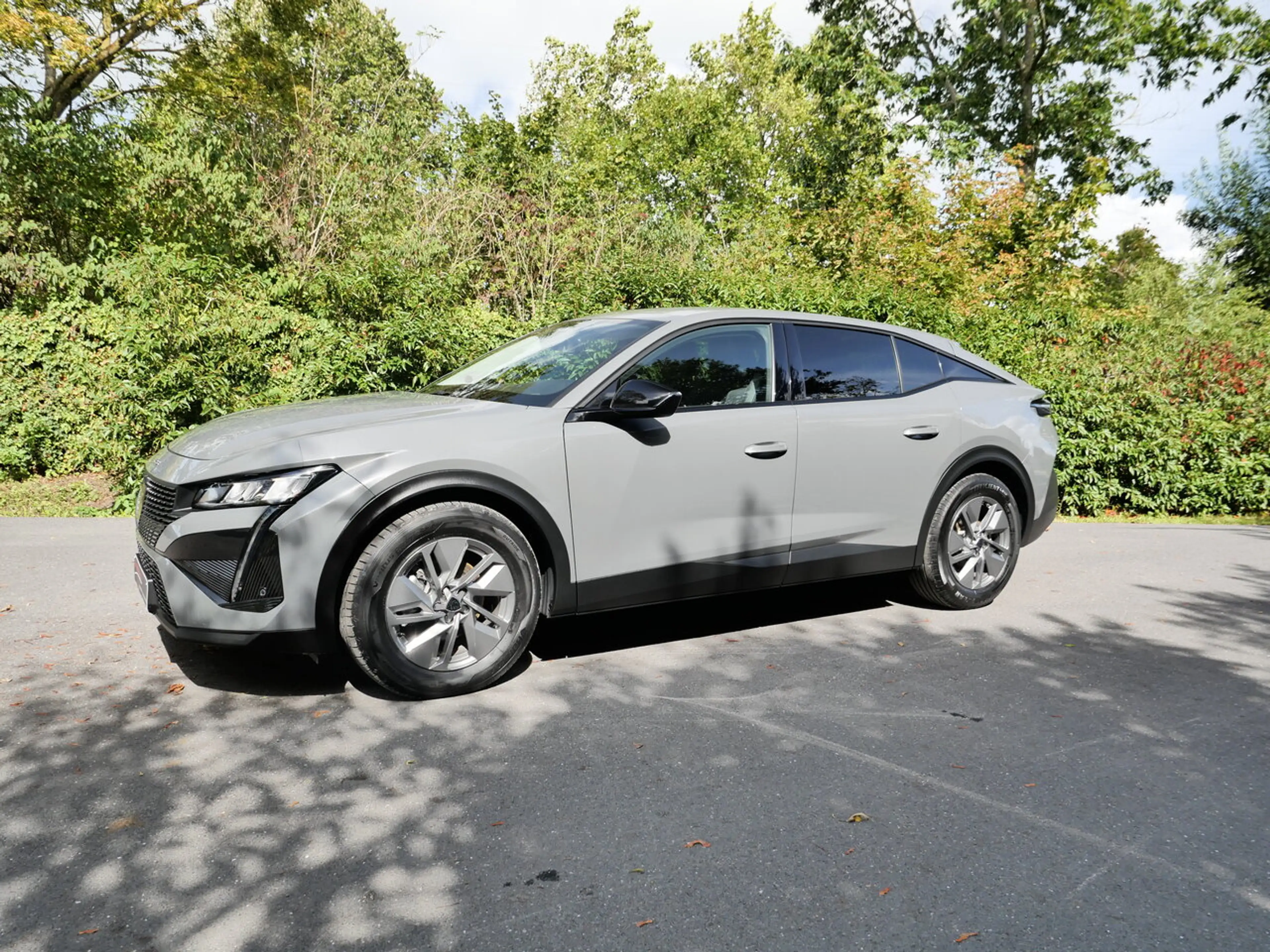 Peugeot 408 Allure Hybrid — photo 14