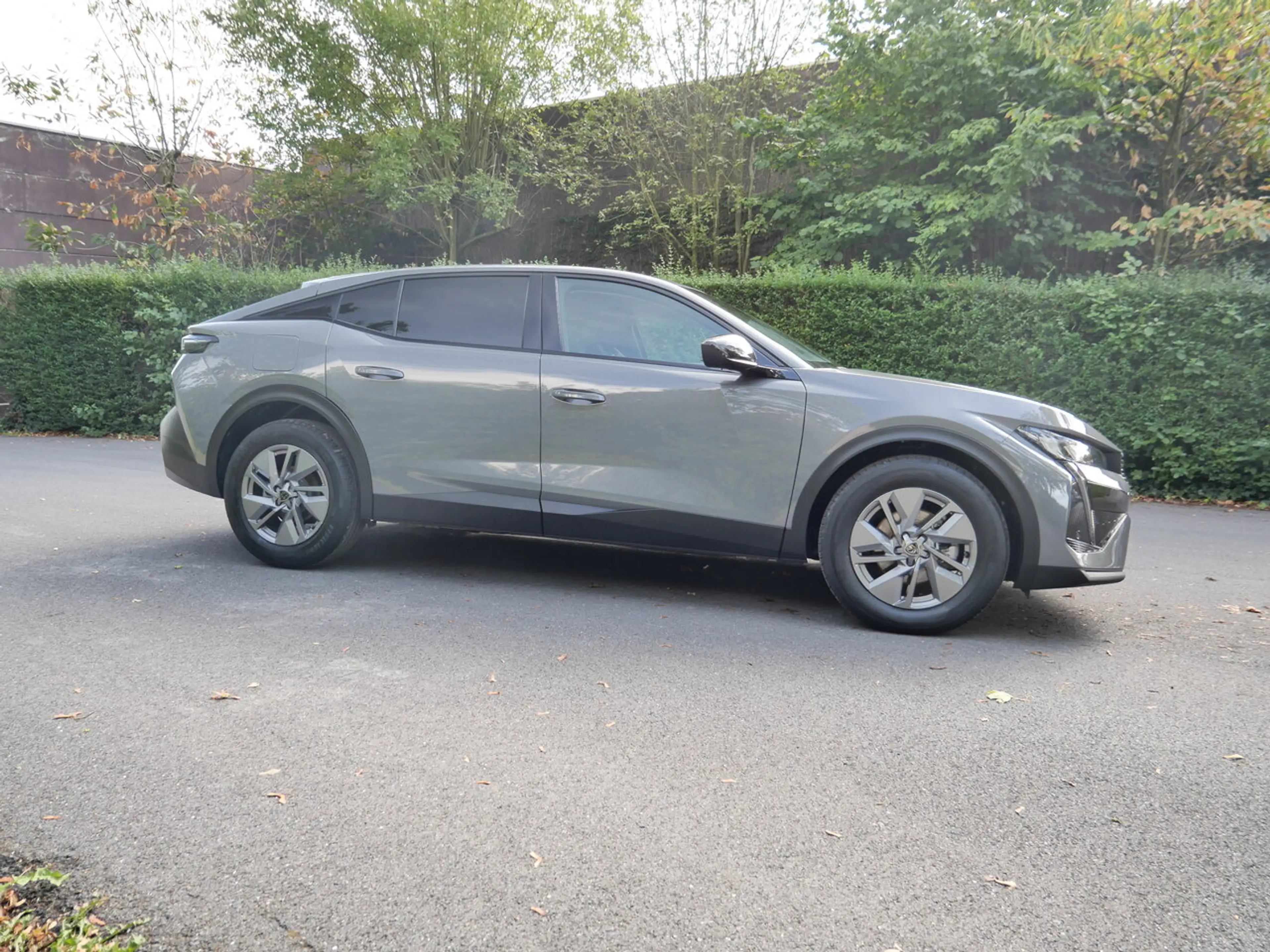 Peugeot 408 Allure Hybrid — photo 12
