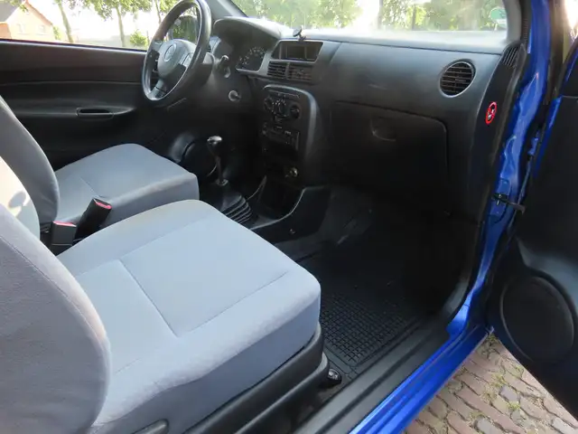 Daihatsu Cuore view 8