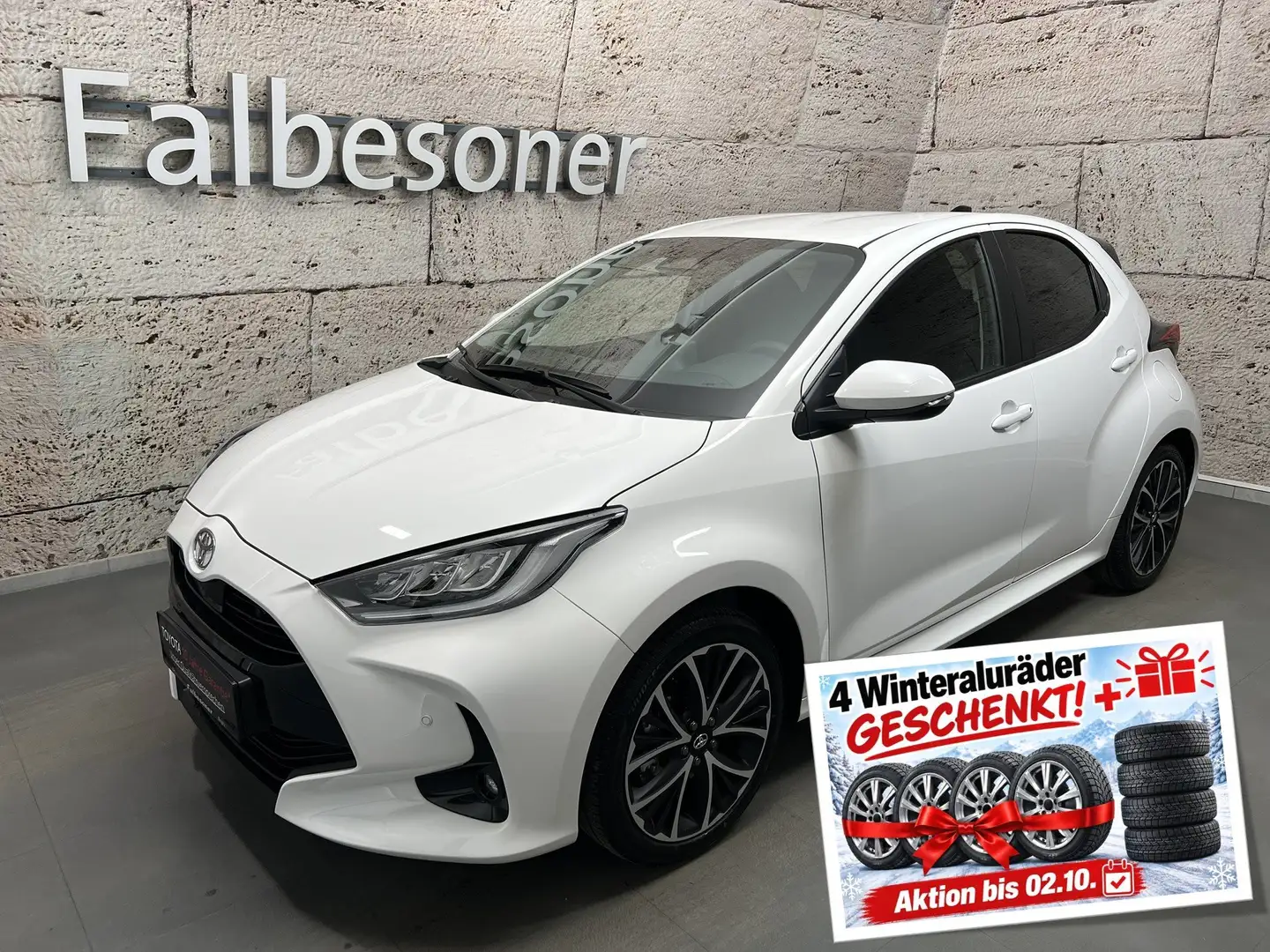 Toyota Yaris 1,5 Hybrid Teamplayer + Technik P. Weiß - 1