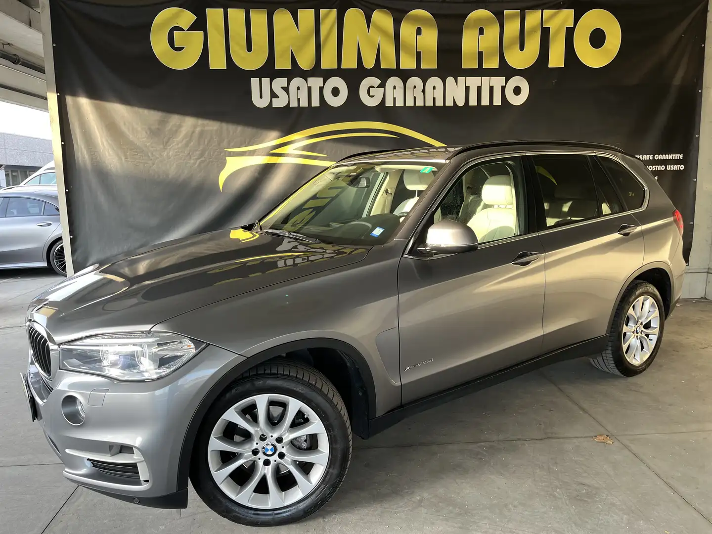 BMW X5 X5 4x4 25d 231cv auto Grijs - 1