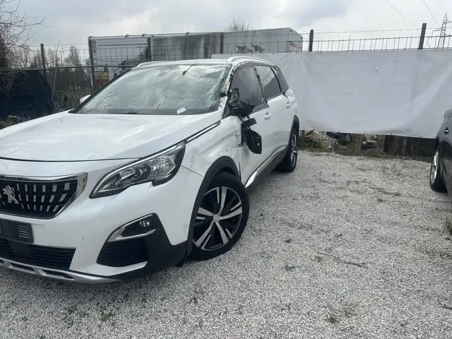 Peugeot 5008 5008 II 2016 1.5 bluehdi Allure s