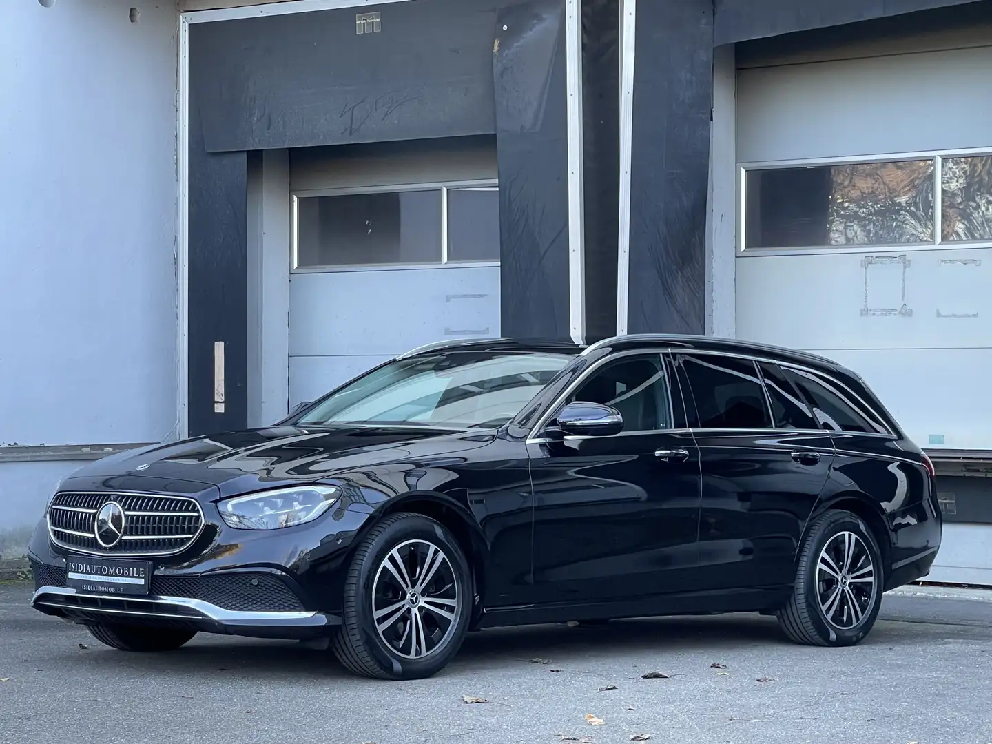 Mercedes-Benz E 220 D Avantgarde LED MBUX Pano Distronic 360° Noir - 2