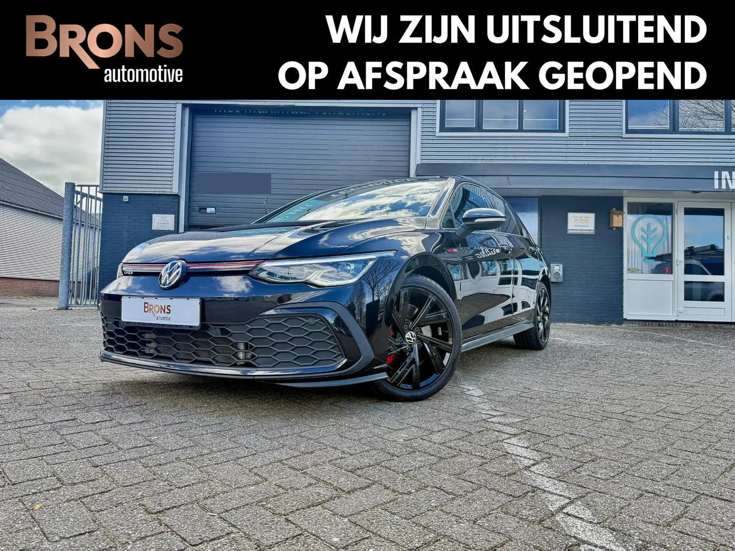 Volkswagen Golf GTI 2.0 TSI 245PK l Stoel verwarming l Navigatie Zwart - 1