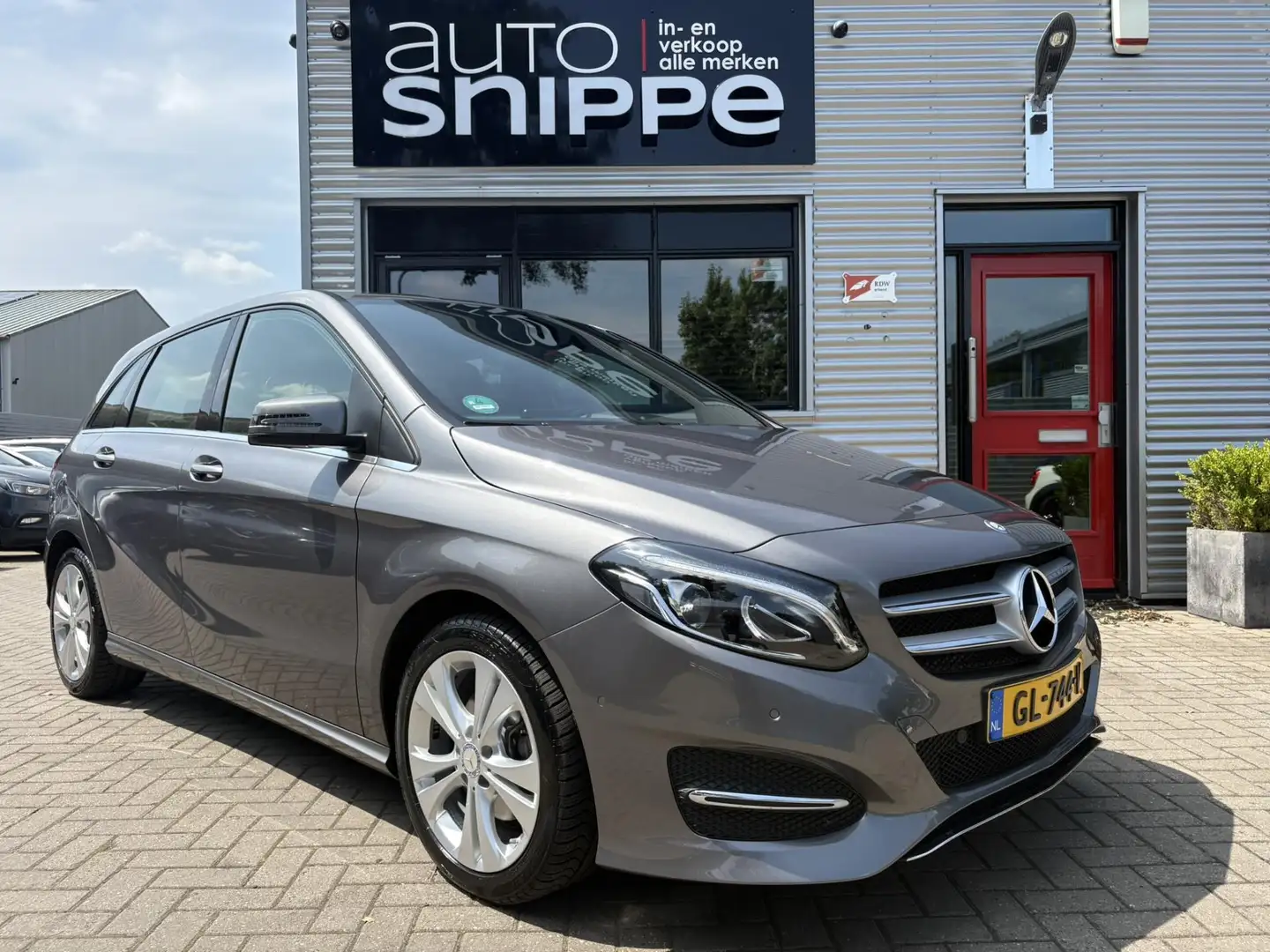 Mercedes-Benz B 180 Ambition -AUTOMAAT-AIRCO-CRUISECONTROL-CAMERA-TREK Grijs - 2