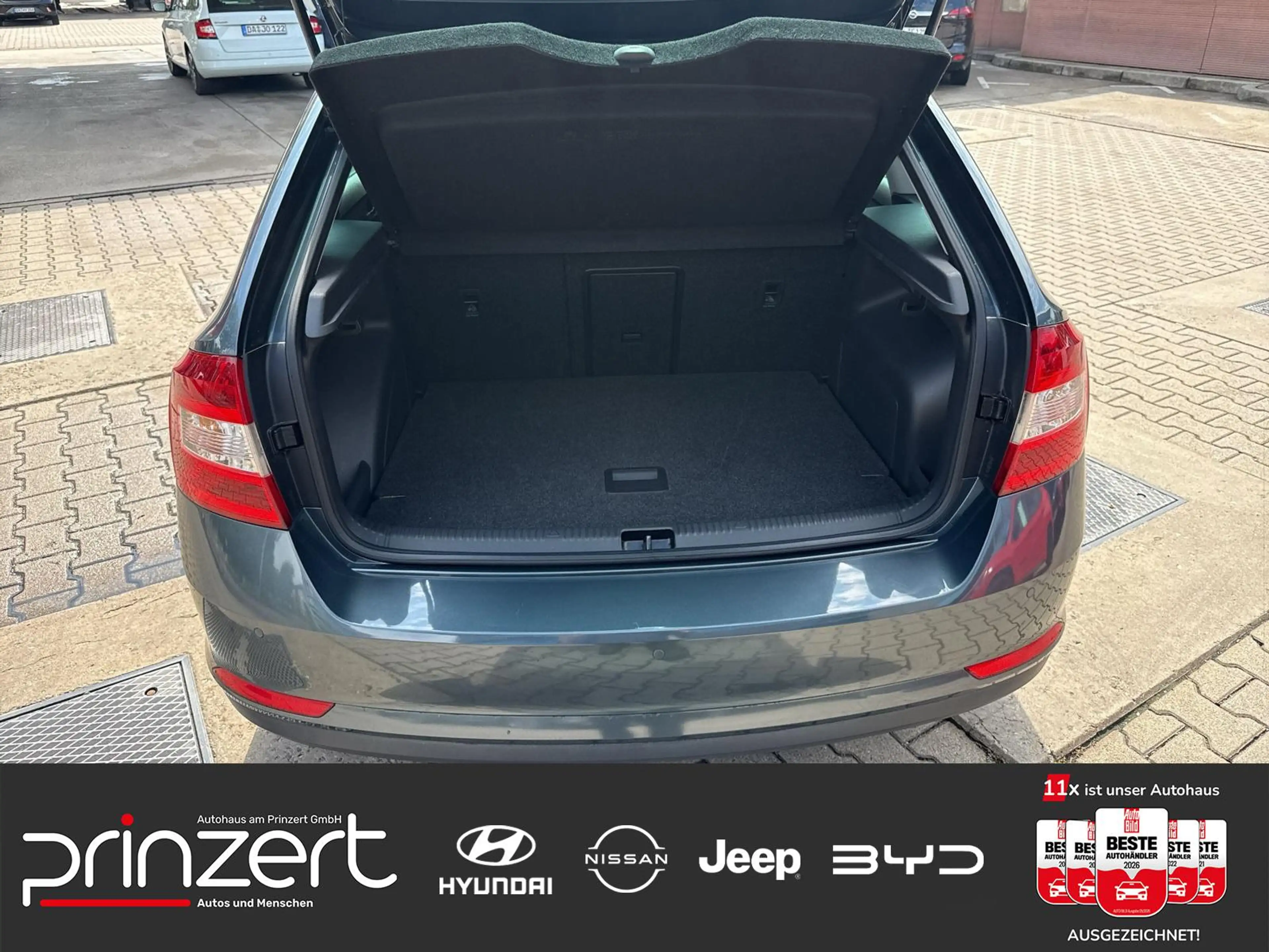 Skoda Rapid/Spaceback 1.2 TSI Spaceback "Drive" CarPlay*Xenon* — photo 15