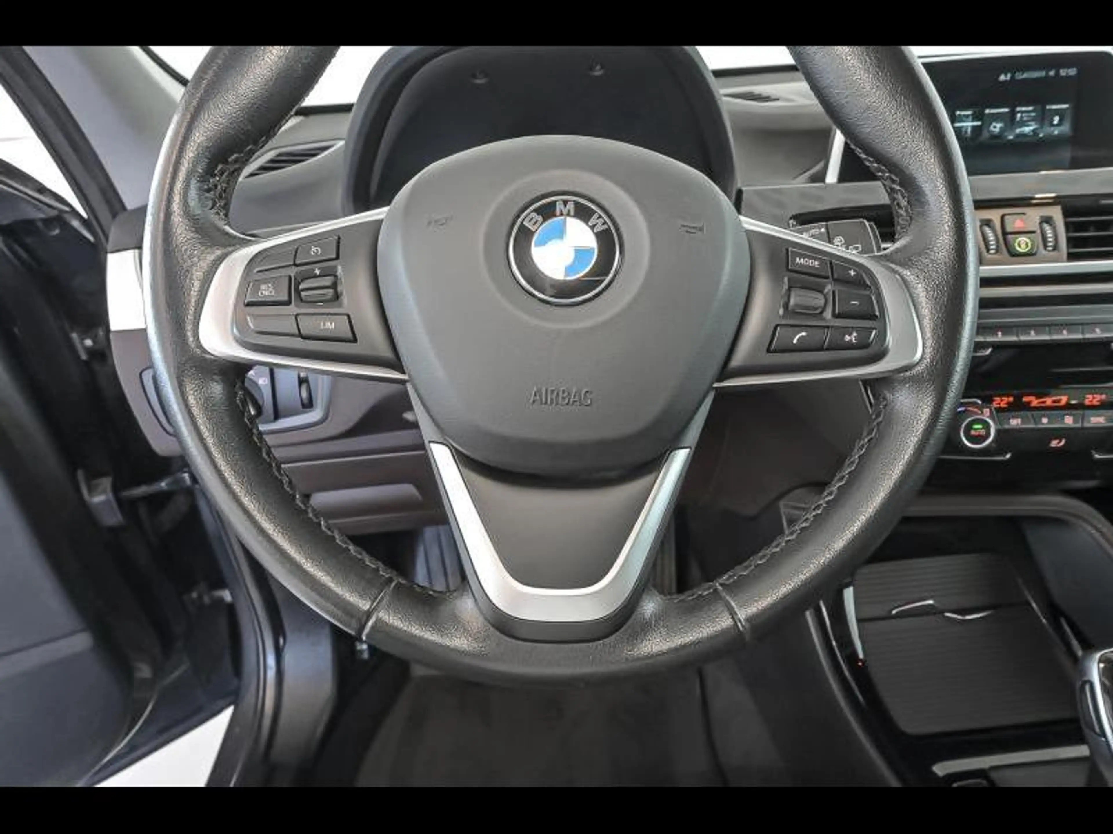 BMW X1 sDrive 18i - SportLine — photo 9