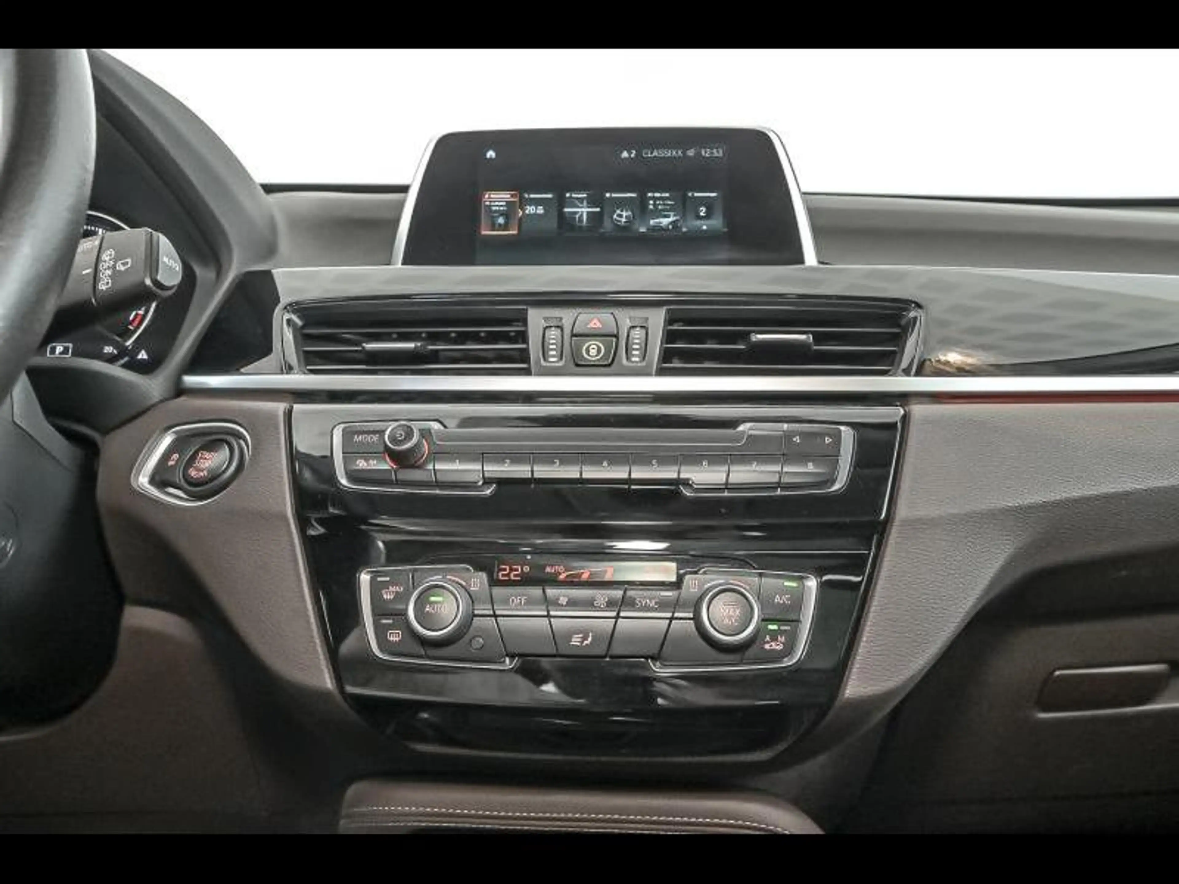 BMW X1 sDrive 18i - SportLine — photo 12