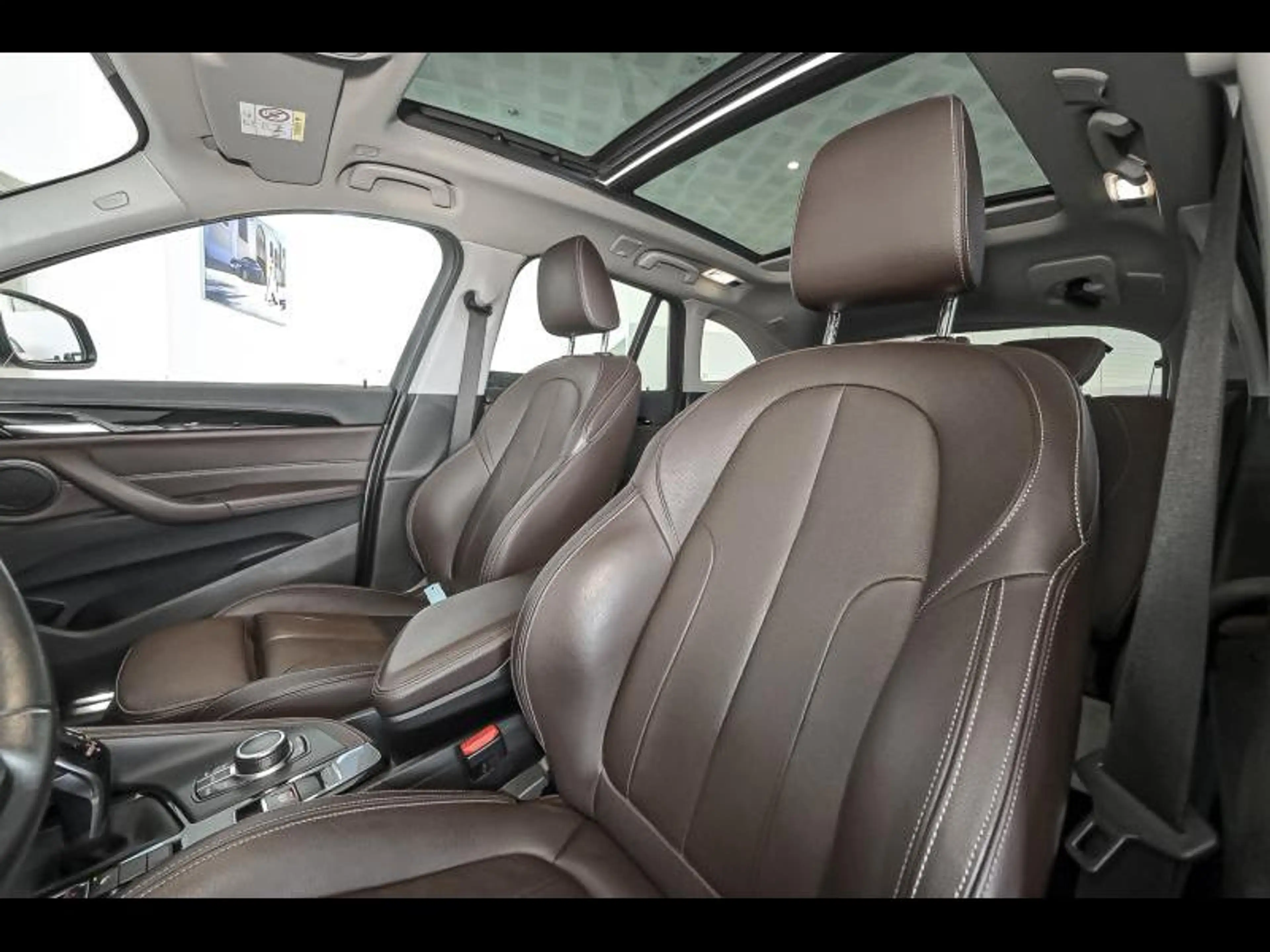 BMW X1 sDrive 18i - SportLine — photo 15
