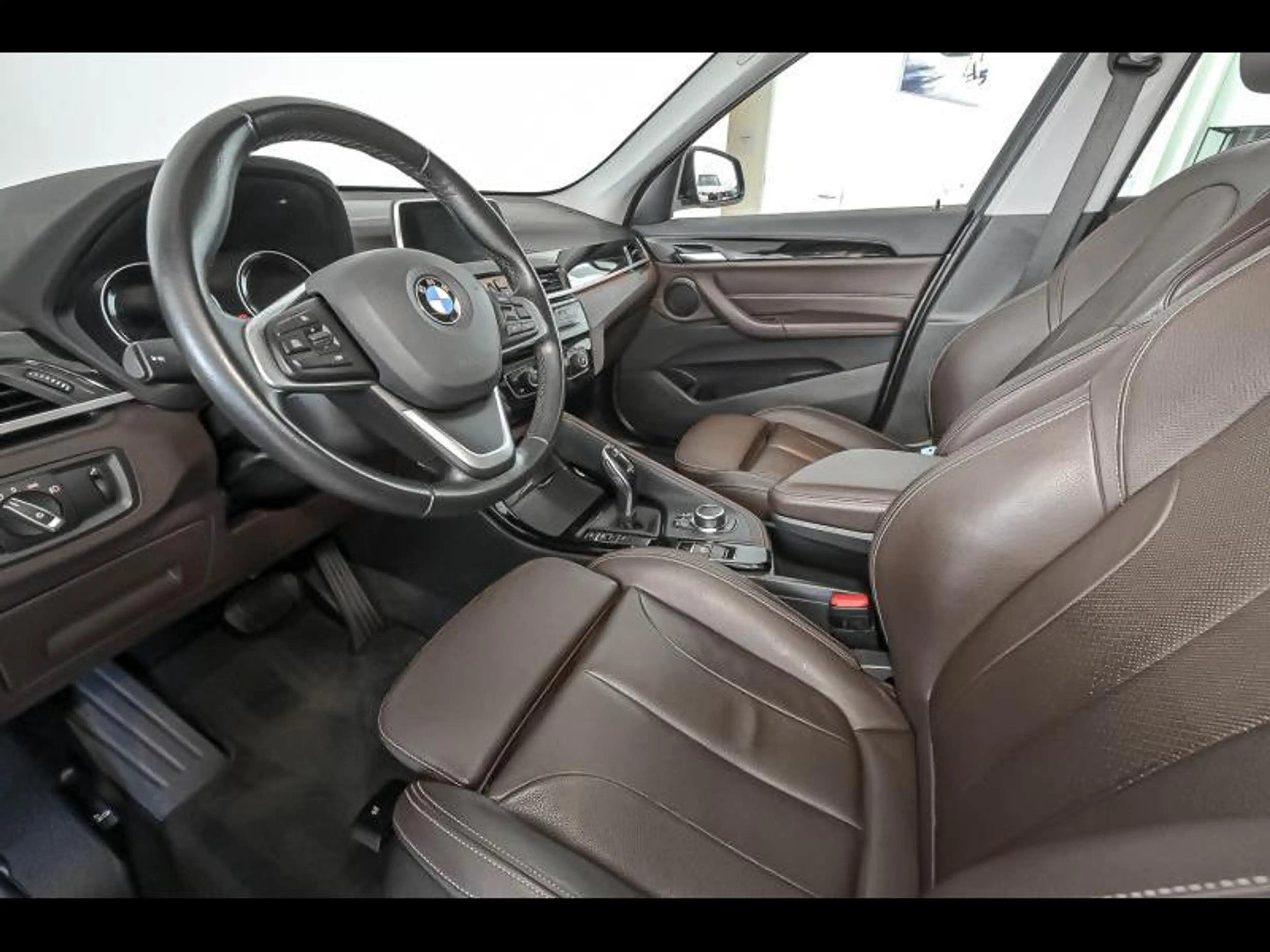 BMW X1 sDrive 18i - SportLine — photo 6