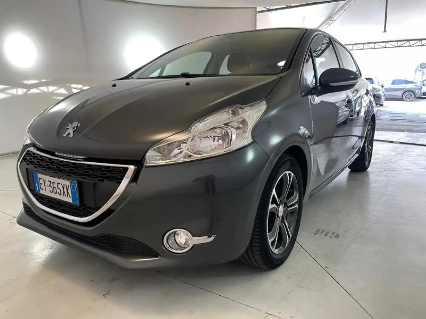 Peugeot 208 5 Porte 1.2 PureTech Allure Grigio - 1