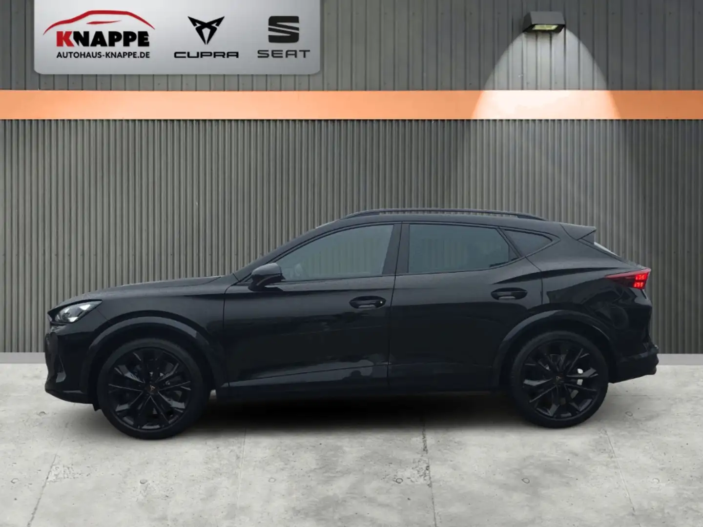 CUPRA Formentor Black Edition VZ 2.0 TSI Akrapovic AHK Sennheiser Schwarz - 2