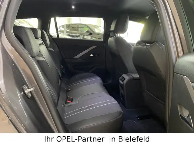 Opel Astra view 15