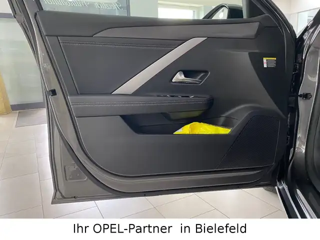 Opel Astra view 11