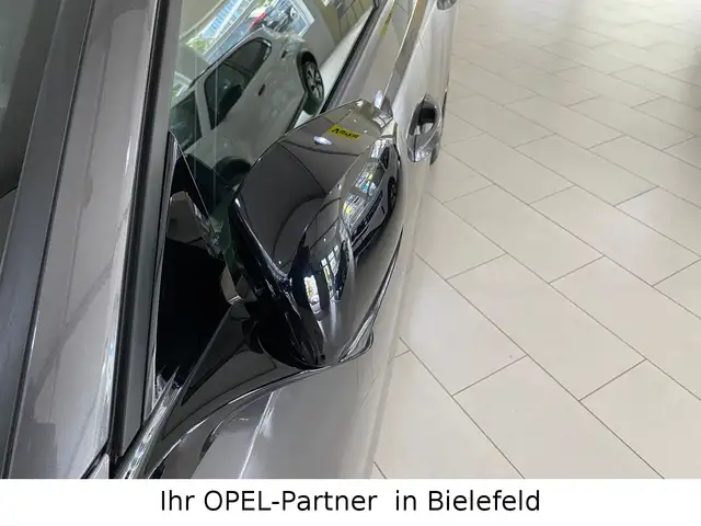 Opel Astra view 8