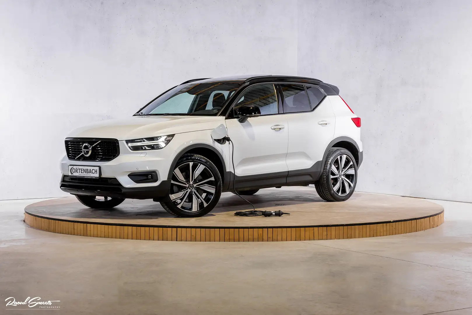 Volvo XC40 1.5 T5 Recharge R-Design | Panorama dak | 360 Came Blanc - 1