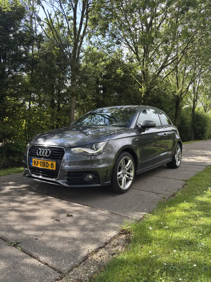 Audi A1 1.2 TFSI Pro Line S Grijs - 1