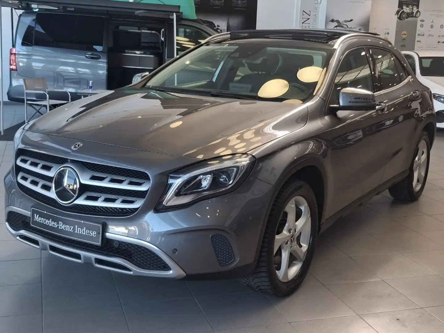 Mercedes-Benz MERCEDES-BENZ Clase GLA Todoterreno Automático d Gris - 1