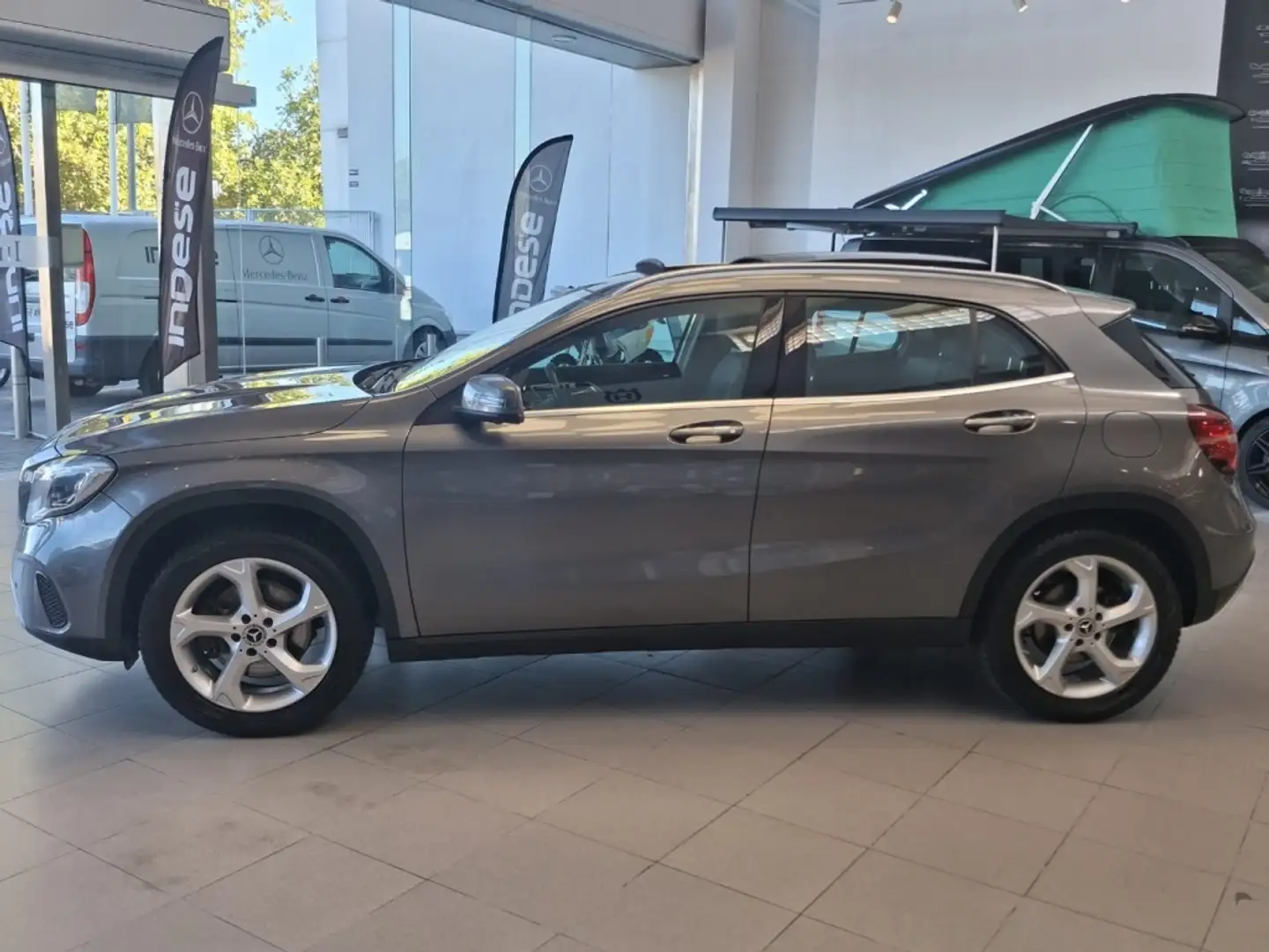Mercedes-Benz MERCEDES-BENZ Clase GLA Todoterreno Automático d Gris - 2
