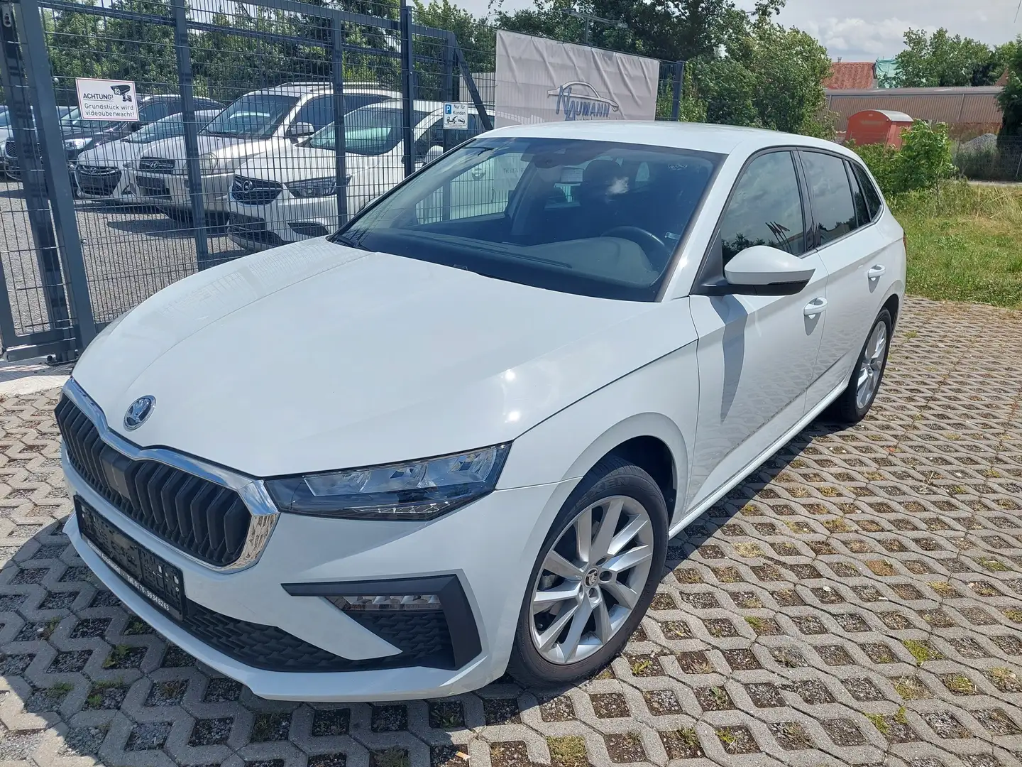 Skoda Scala 1.0 TSI DSG Facelift/ Autom. / MwSt ausweisbar Weiß - 1
