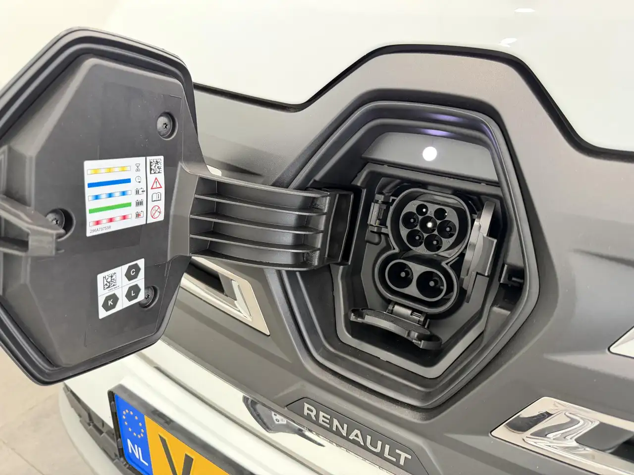 Renault Kangoo E-TECH 2026 — фото 37