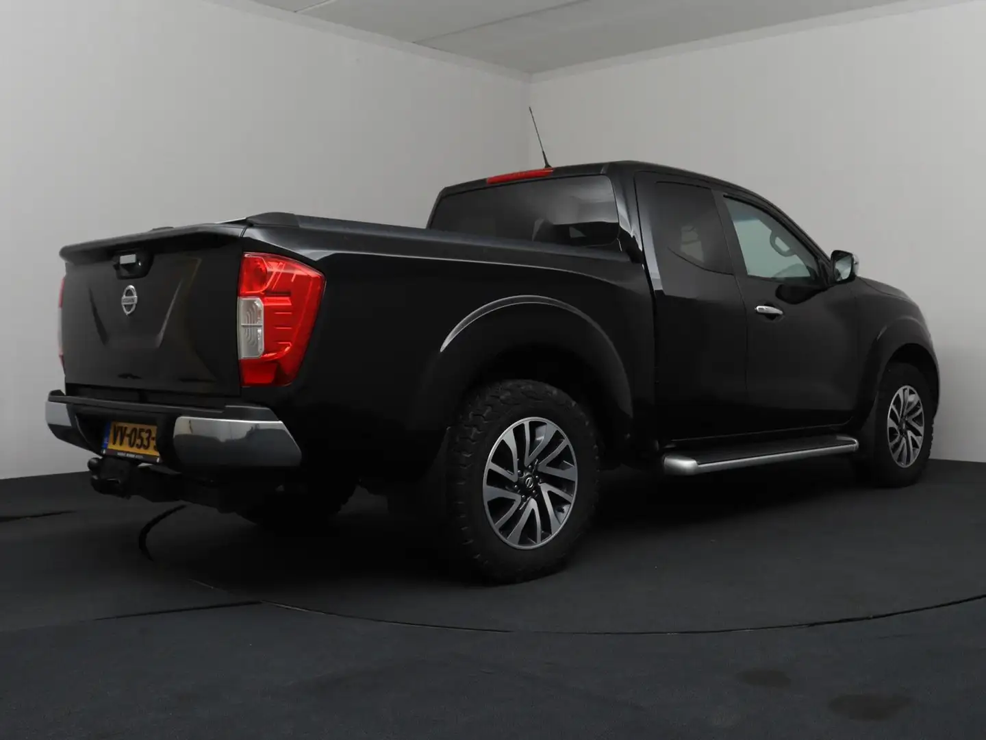 Nissan Navara 2.3 dCi N-Connecta King Cab AWD | Trekhaak 3500 KG Noir - 2