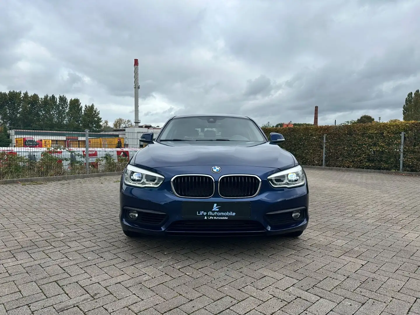 BMW 118 i Lim. Advantage Automatik LED*NAVI*PDC*16" Bleu - 2