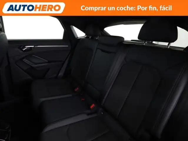 Audi Q3 view 15