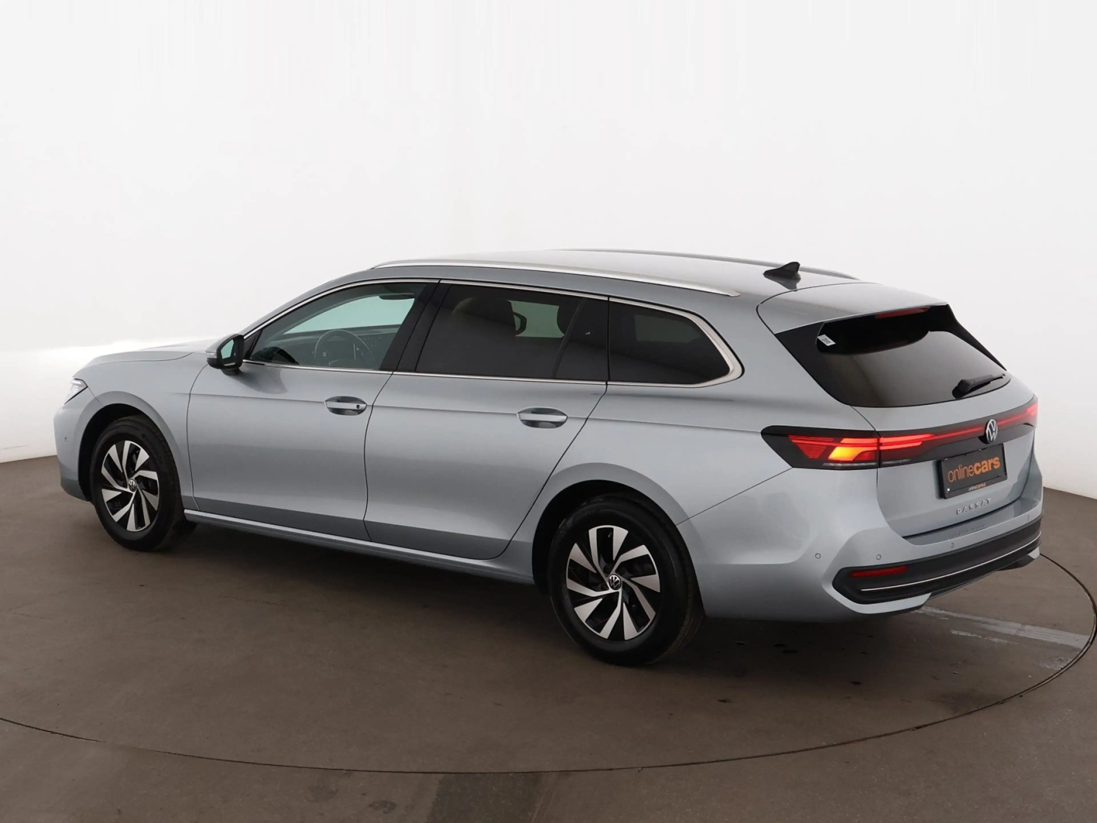 Volkswagen Passat Variant 2.0 TDI Business Aut LED HEAD-UP — photo 7