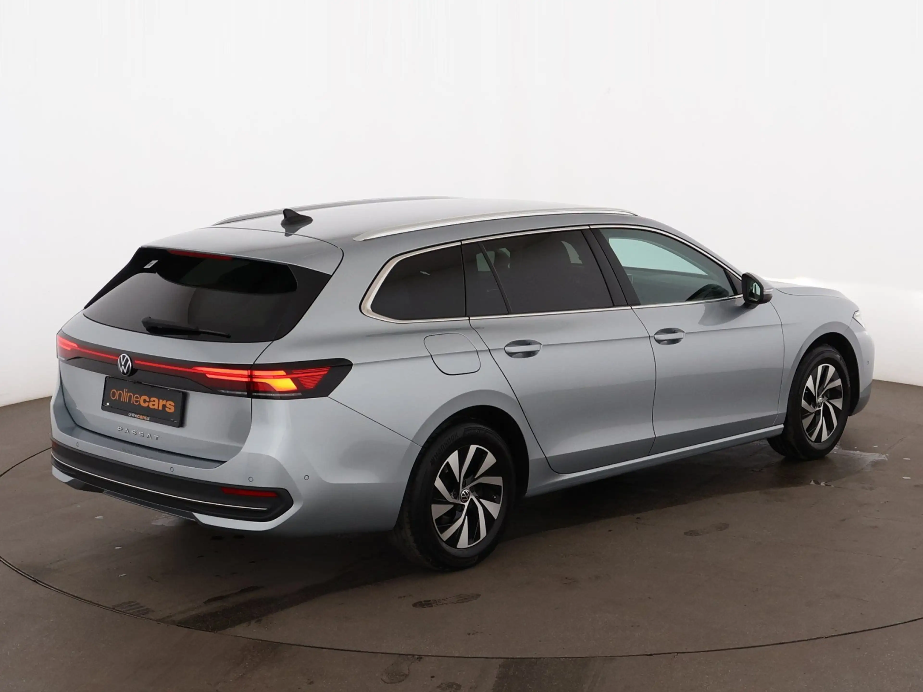 Volkswagen Passat Variant 2.0 TDI Business Aut LED HEAD-UP — photo 9