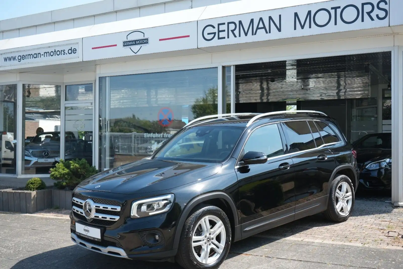 Mercedes-Benz GLB 220 d 4Matic *7-SITZE|OFFROAD|LED|TOTWINKEL* Schwarz - 2