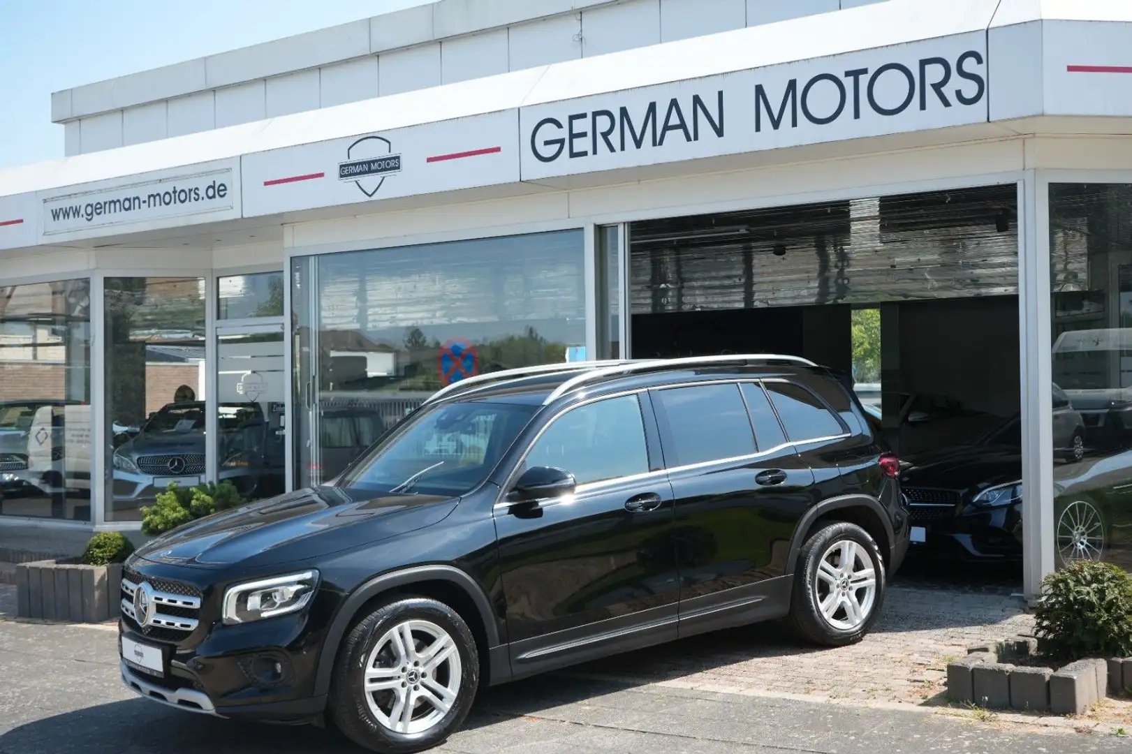 Mercedes-Benz GLB 220 d 4Matic *7-SITZE|OFFROAD|LED|TOTWINKEL* Schwarz - 1